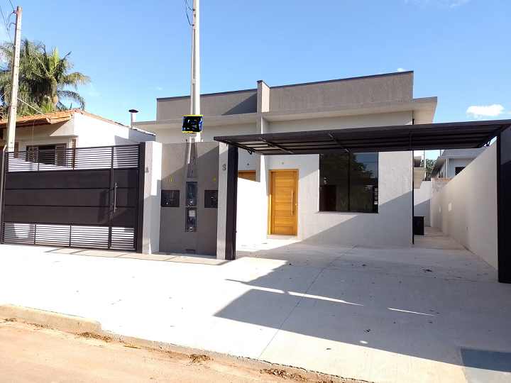 Casa á venda no Bairro Jardim dos Pinheiros