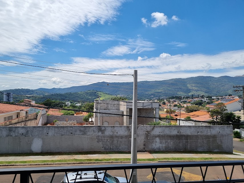 Casa sobrado com 3 dormitórios no Bairro Jardim do Lago