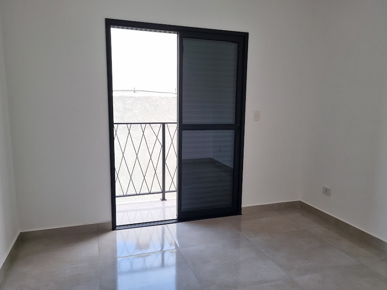 Casa sobrado com 3 dormitórios no Bairro Jardim do Lago