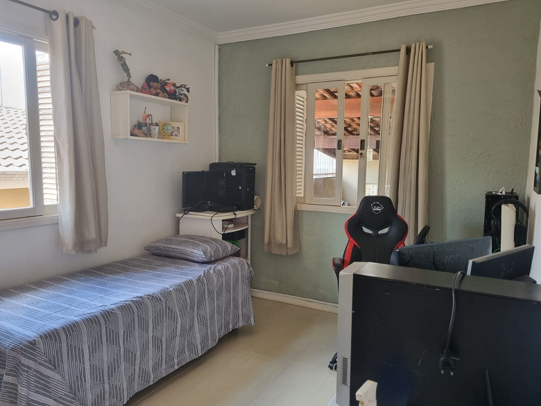 Casa com 3 dormitórios no Bairro Jardim do Lago