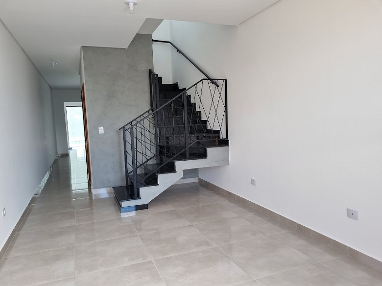 Casa sobrado com 3 dormitórios no Bairro Jardim do Lago