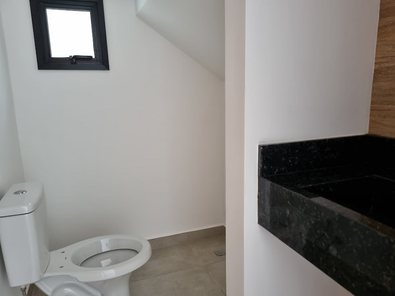Casa sobrado com 3 dormitórios no Bairro Jardim do Lago
