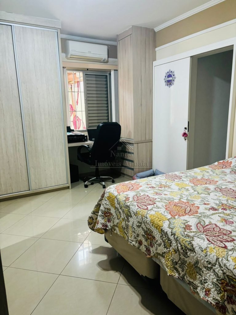 Casa térrea á venda no B° Jardim Cerejeiras