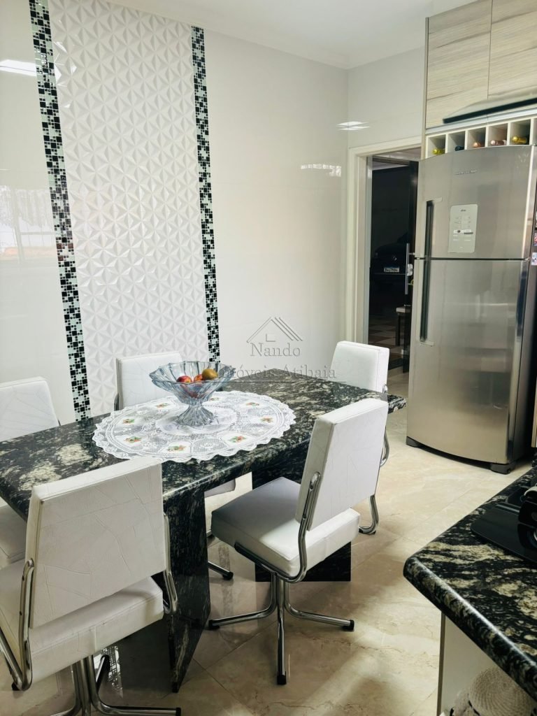 Casa térrea á venda no B° Jardim Cerejeiras