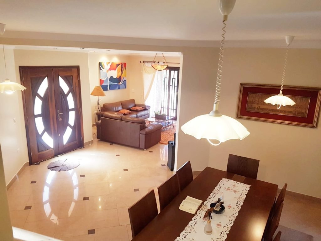 Casa á venda Condomínio Flamboyant com 490 mts área construída