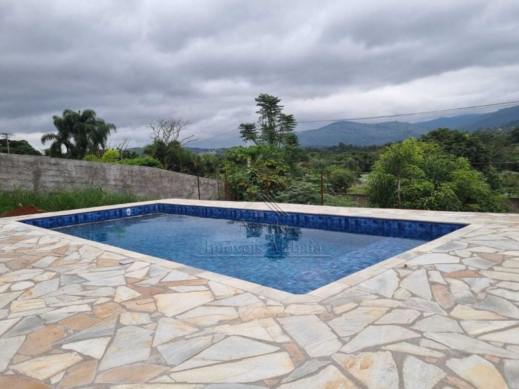 Casa em construção com 3 suítes em Condomínio Serra da Estrela